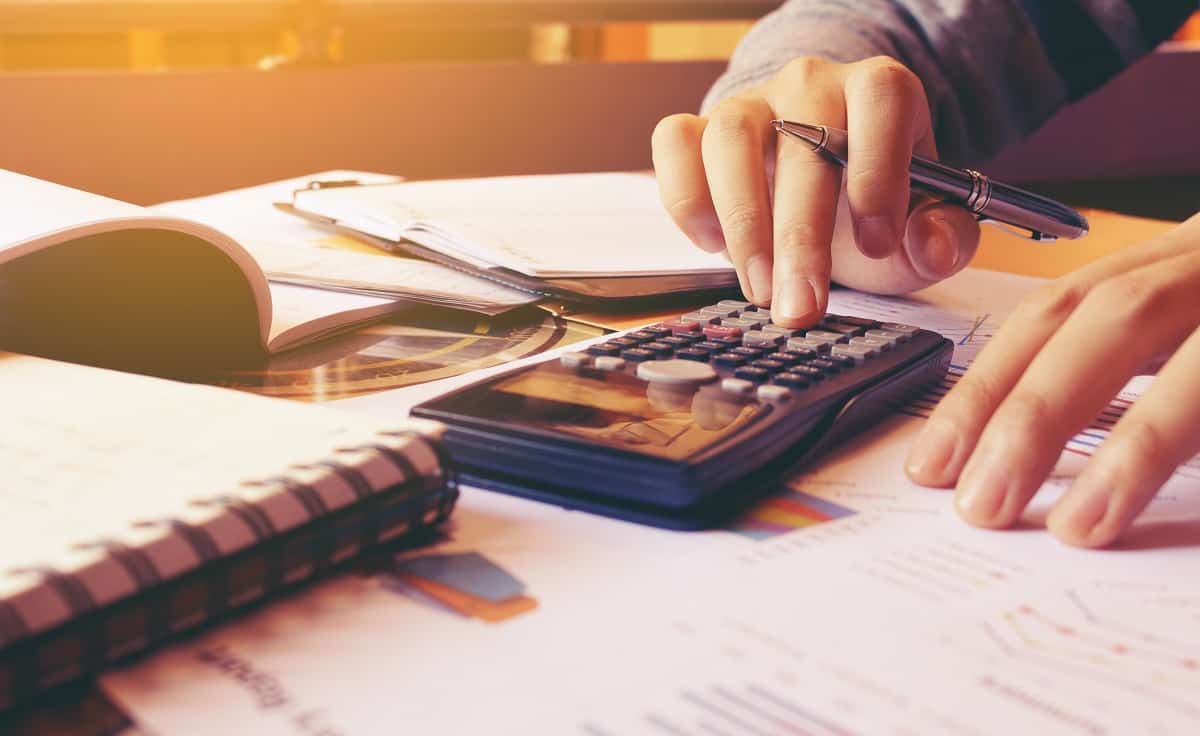 Calculating finances