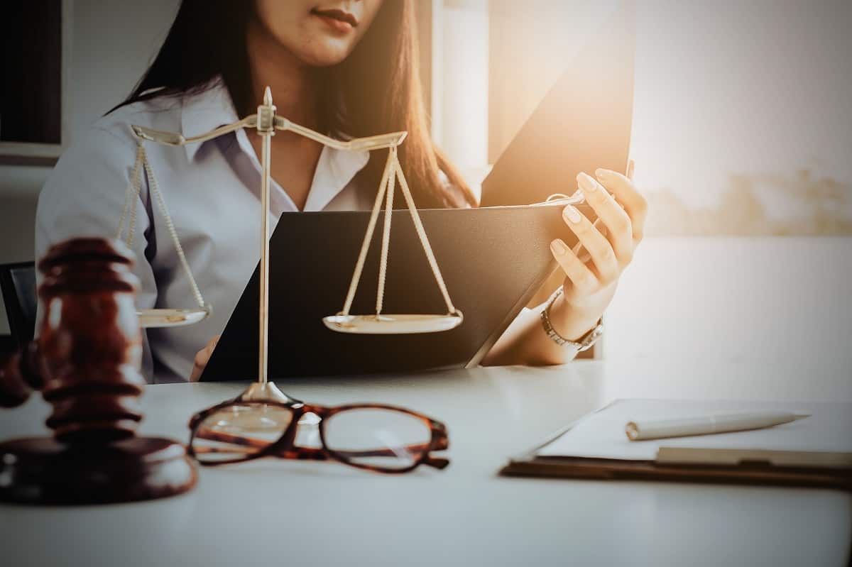 woman lawyer